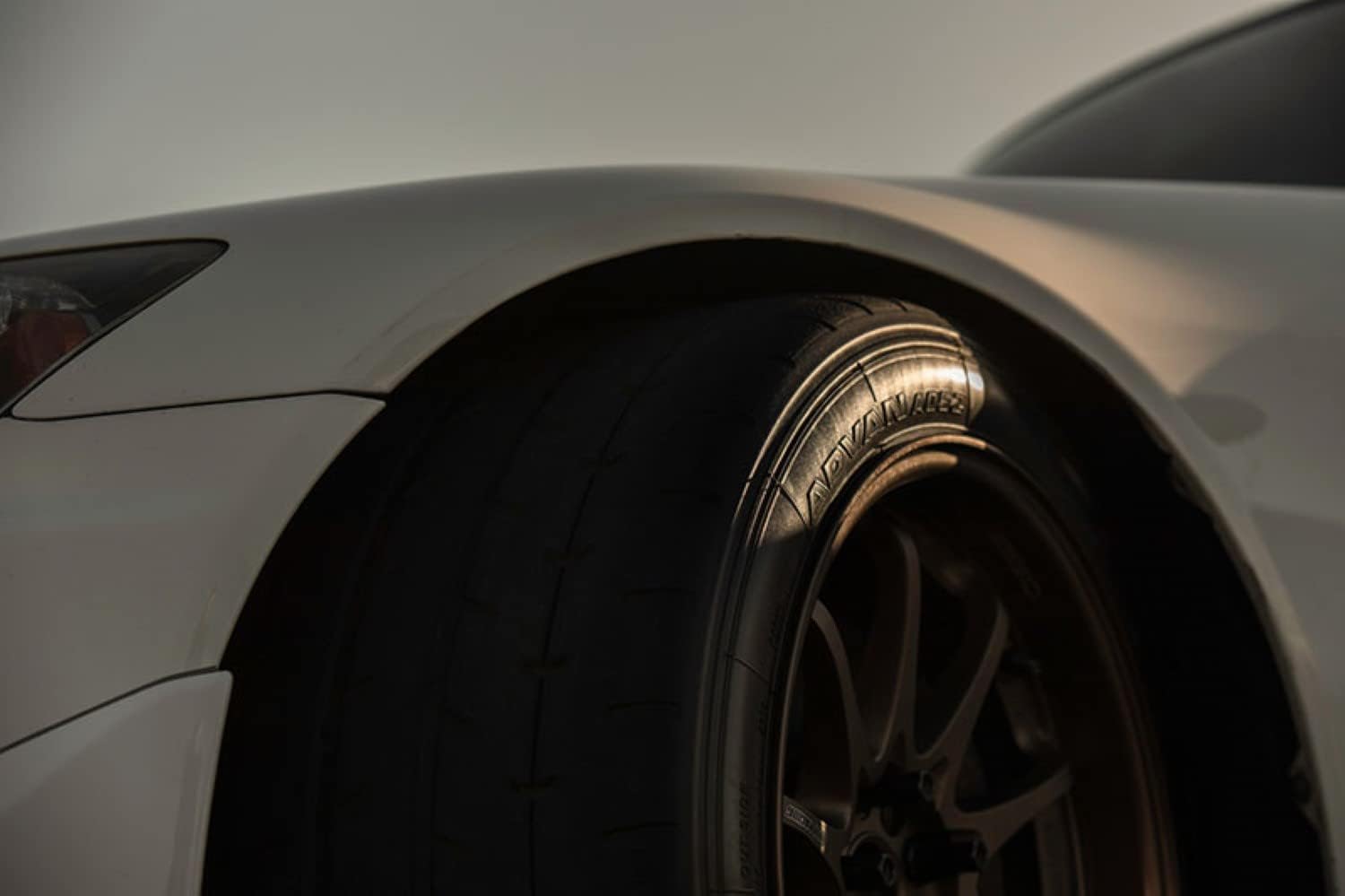 295/35R18 103Y Tire B543
