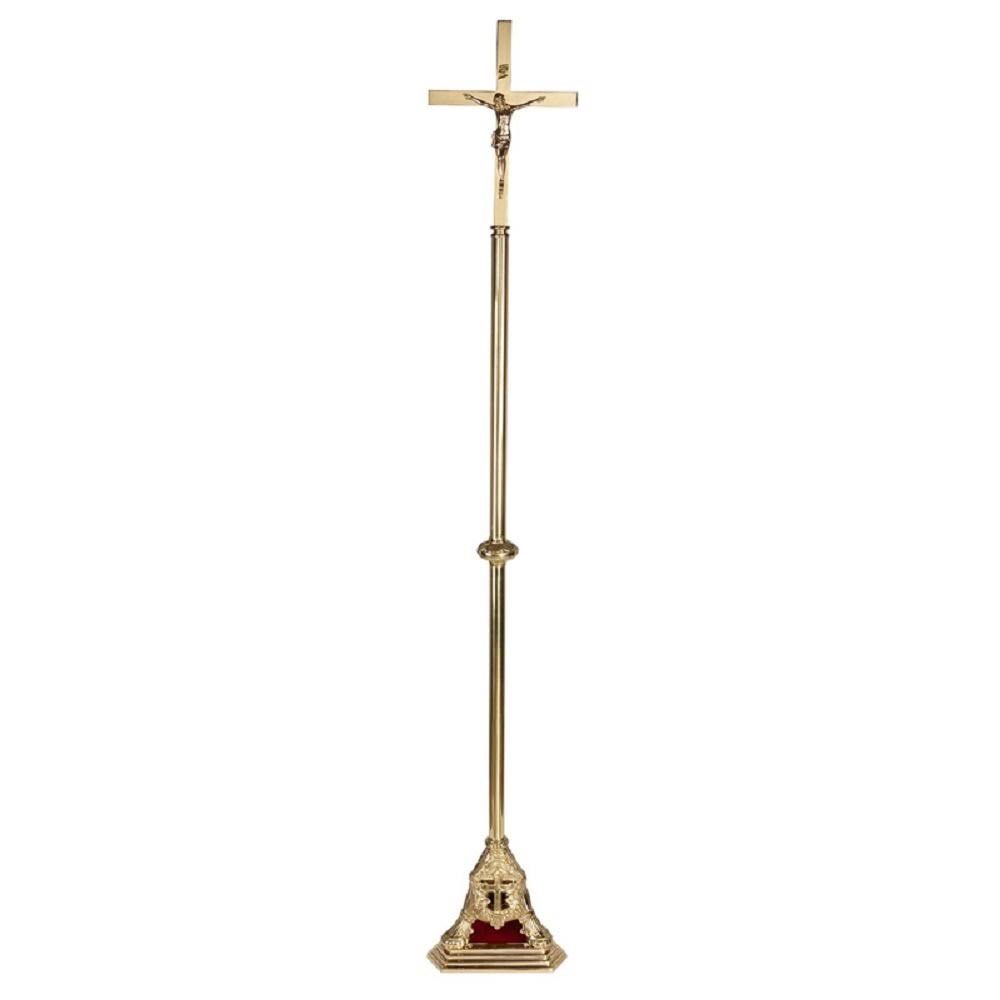 Processional Crucifix Q352336