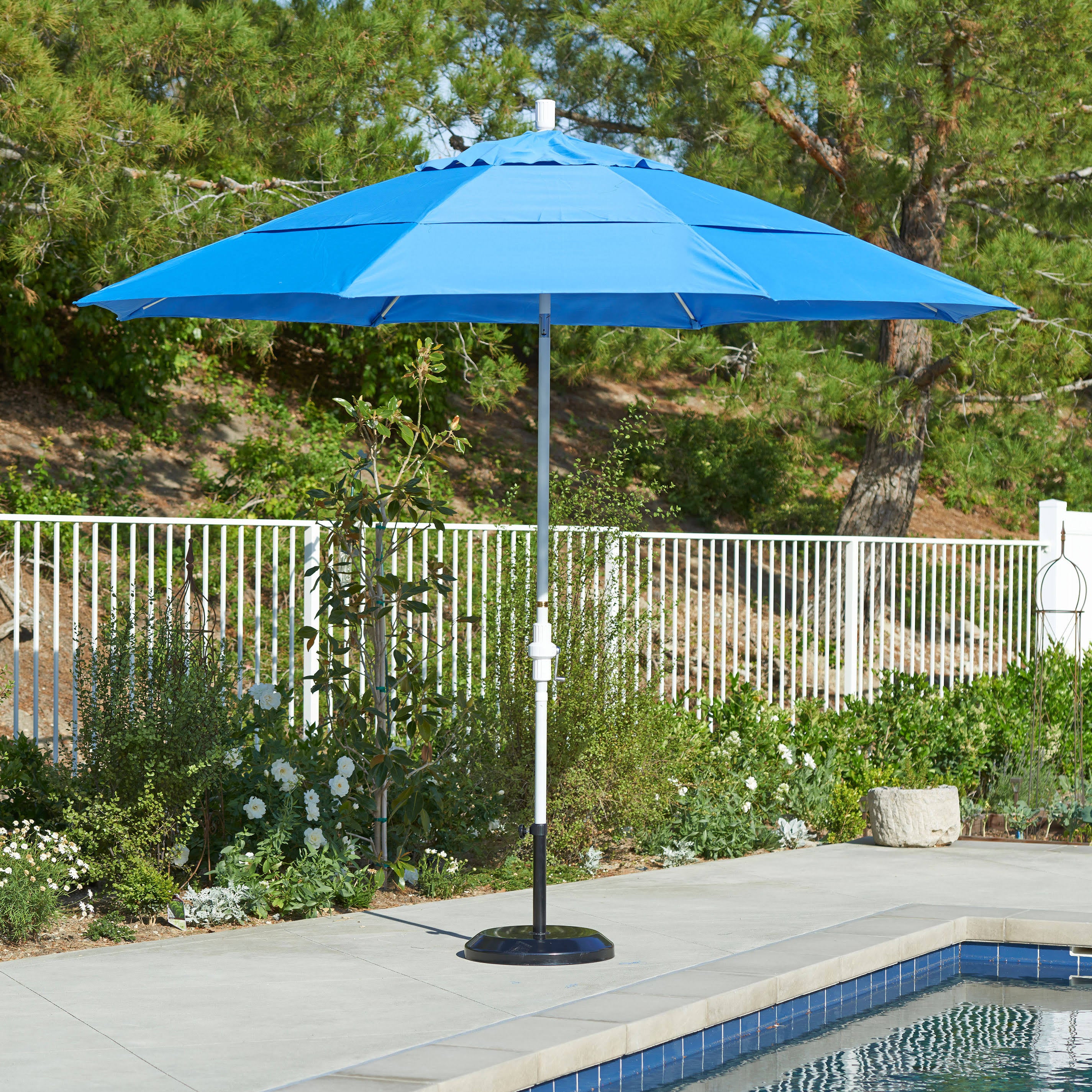 Royal Blue 11' Fiberglass Market Umbrella with Double Wind Vent C81599
