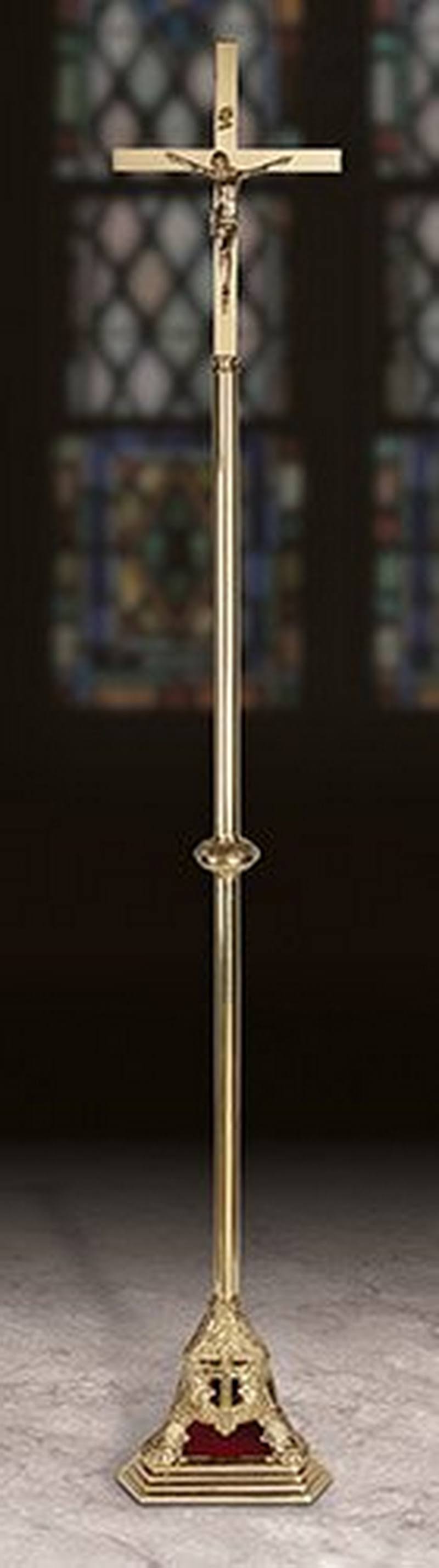 Processional Crucifix Q352336