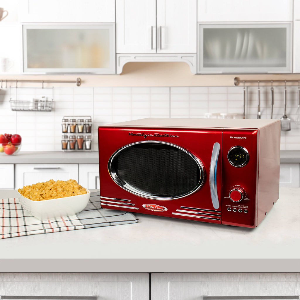 Retro 0.9 Cu ft Countertop Microwave Oven Metallic Red T971197