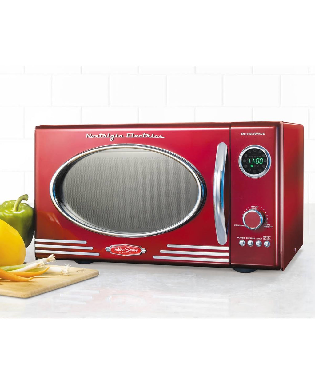 Retro 0.9 Cu ft Countertop Microwave Oven Metallic Red T971197