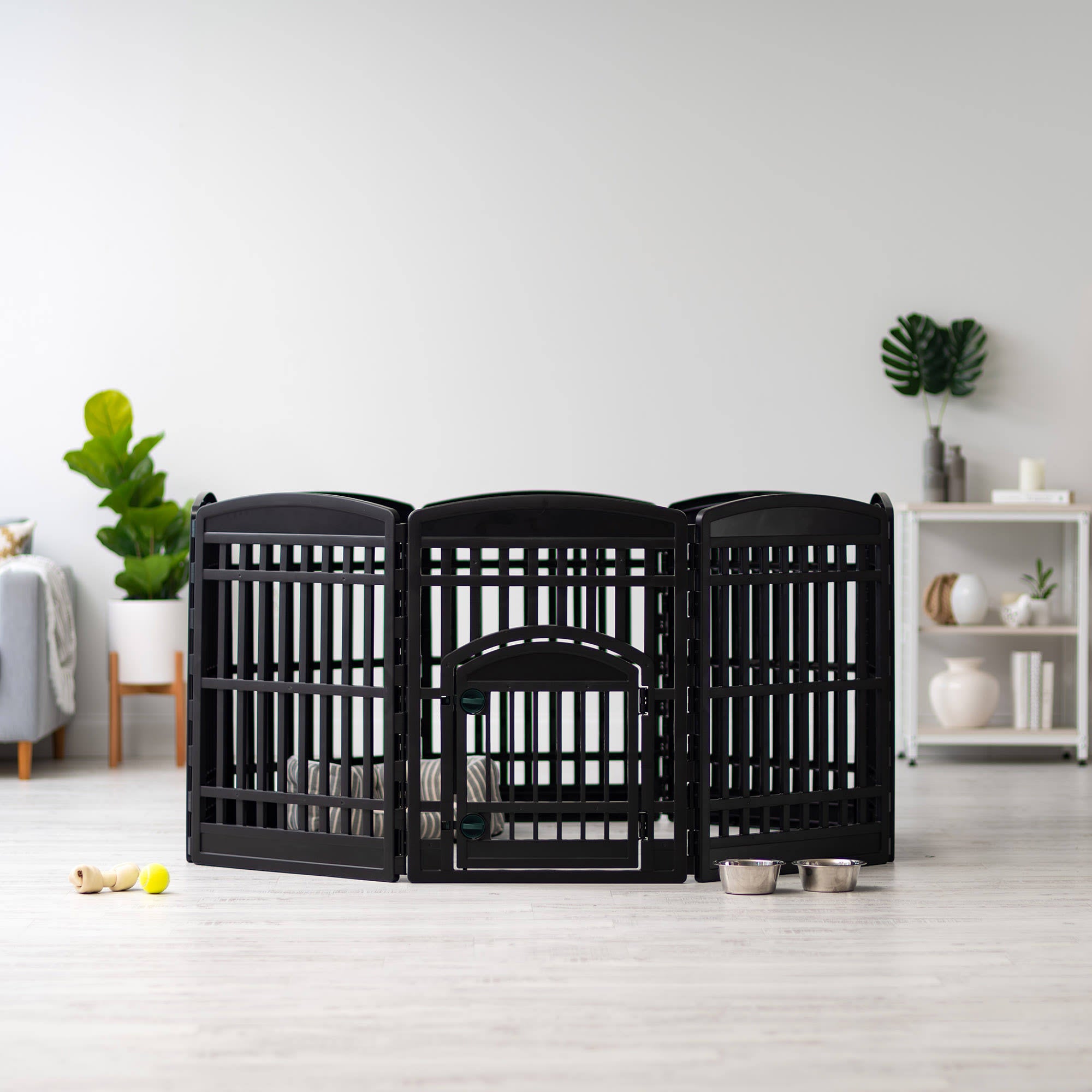 8 Panel Plastic Playpen, Hunter Green - Black Q946465
