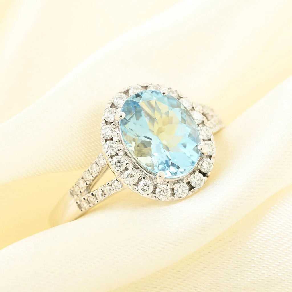 18K White Gold Halo Ring with Blue Aquamarine and White Diamond M4674