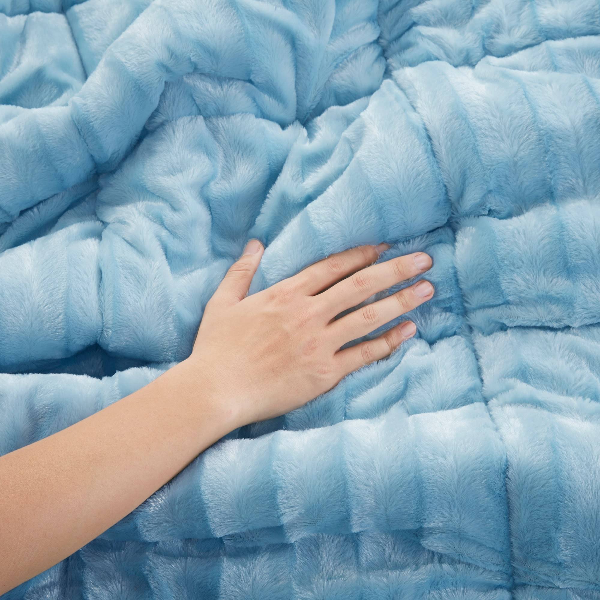 Black King/Cal King Faux Fur Comforter Mini Set U4296